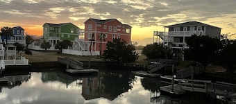 Hooked on a Feelin’ - Home on a deep water canal quick walk to the beach