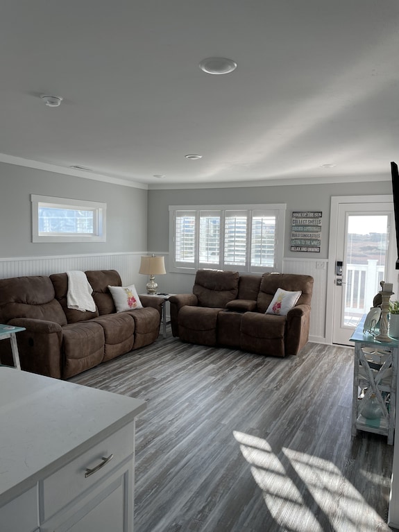 Home On A Deep Water Canal -Private Dock- 4 Min Walk To The Beach- Endless Views - Holden Beach, NC