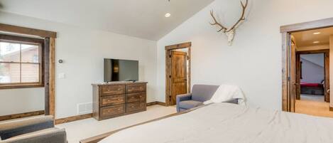 6 bedrooms, iron/ironing board, travel cot, free WiFi