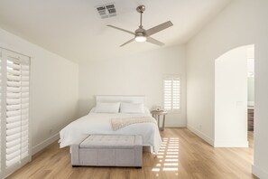 4 chambres, fer et planche à repasser, Wi-Fi gratuit, draps fournis