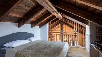 5 bedrooms, travel crib, free WiFi