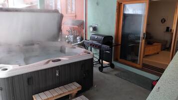 Bain à remous extérieur