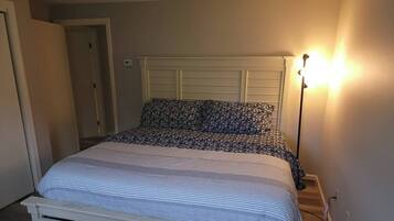 4 bedrooms, iron/ironing board, WiFi