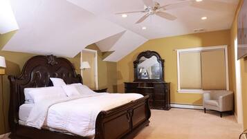 4 slaapkamers, een strijkplank/strijkijzer, wifi