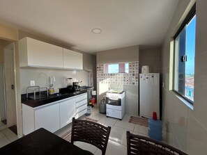 Fridge, oven, stovetop, electric kettle - Beach Apartment 2/4 Sea view (São José da Coroa Grande)