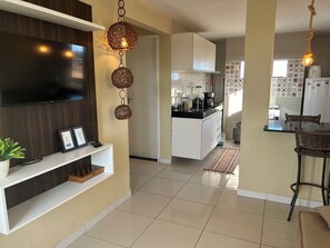 Fridge, oven, stovetop, electric kettle