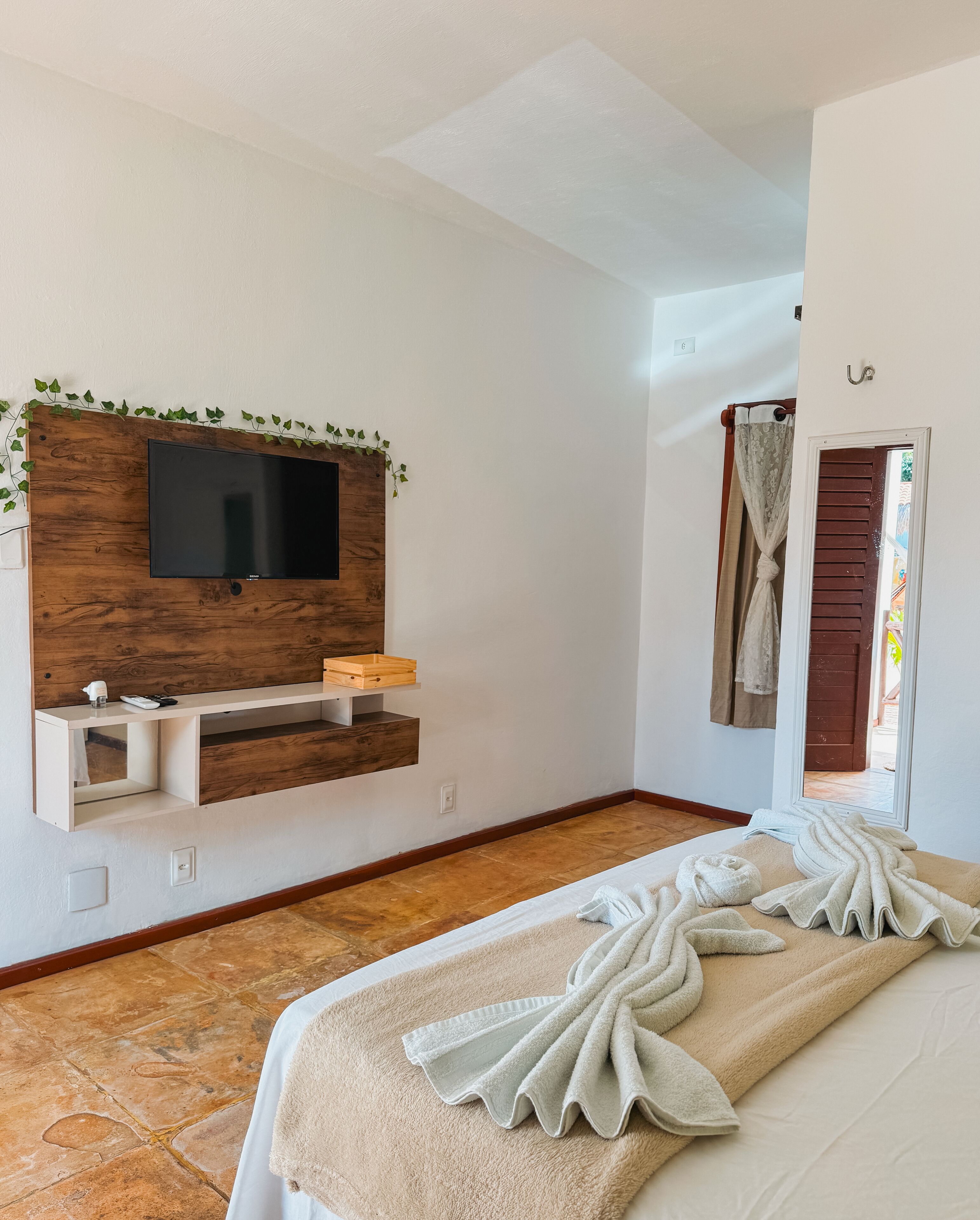 Deluxe Double Room, Lanai | Free WiFi, bed sheets