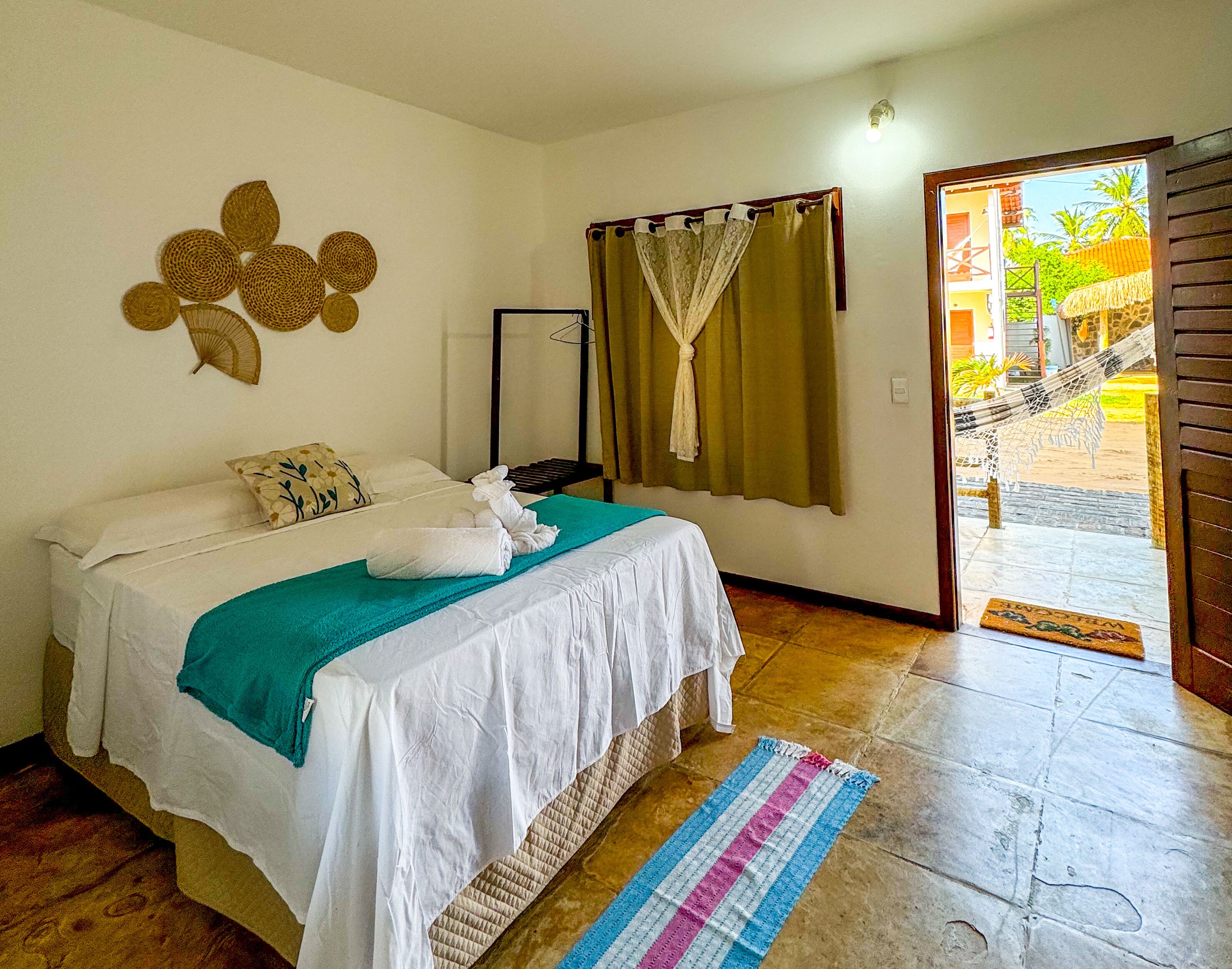 Free WiFi, bed sheets