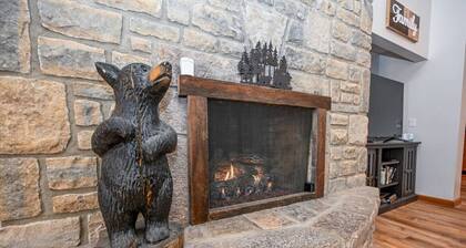 Hocking Hills Luxury Retreat-5BR-Hot Tub-Game Room-Fire Pit-5 Wooded Acres