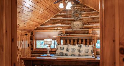 Uncle Joe's Cabin, Lakefront