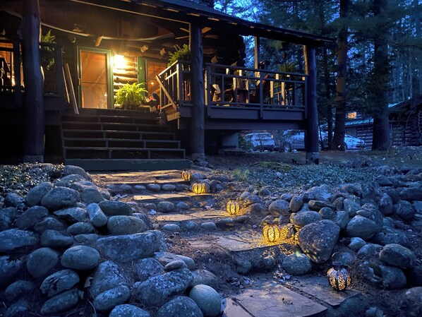 Exterior - Uncle Joe's Cabin, Lakefront (Lake Luzerne)