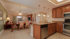 Kühlschrank, Mikrowelle, Geschirrspüler