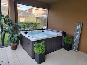 Bain à remous extérieur