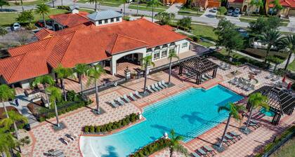 ***Big Disney Family Home!*** Sleeps 12! Private Pool, Spa and Game Room!