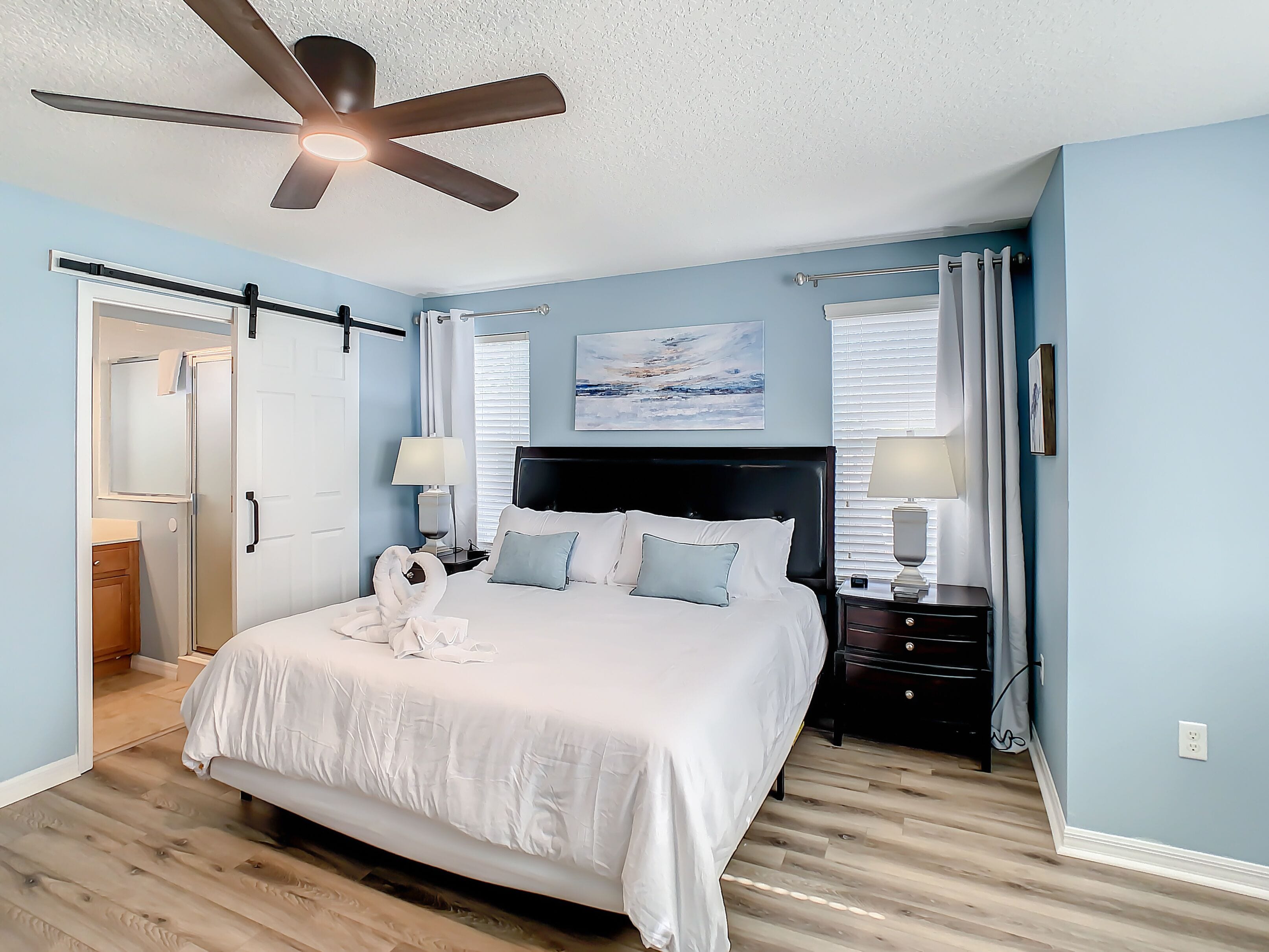 4 Schlafzimmer, Zimmersafe, Schreibtisch, Bügeleisen/Bügelbrett