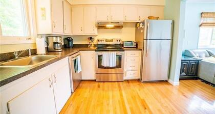 Perfect family rental steps to little beach and boat launch - Central A/C!