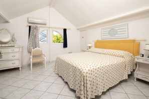 4 bedrooms, WiFi, bed sheets