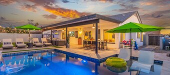 Modern Cactus  - Heated Pool and Hot Tub