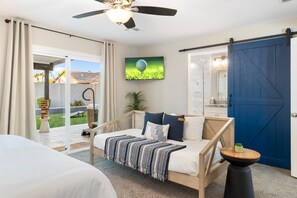3 Schlafzimmer, Schreibtisch, Bügeleisen/Bügelbrett, Reisekinderbett
