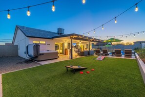 Property grounds - Modern Cactus  - Heated Pool and Hot Tub (Peoria)