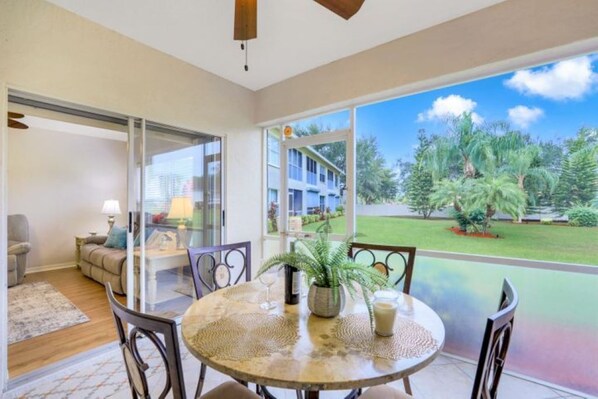 Outdoor dining - Quite Getaway (Bonita Springs)