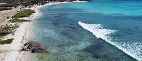 In Strandnähe, Liegestühle, Strandtücher