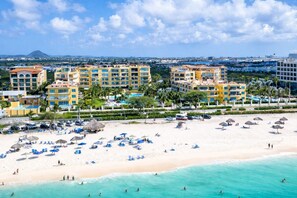 Beach nearby, sun-loungers, beach towels