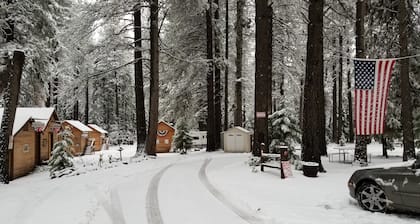 Camping Cabin C at Bigfoot Lodging Mt. Lassen