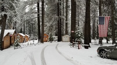 Camping Cabin C at Bigfoot Lodging Mt. Lassen