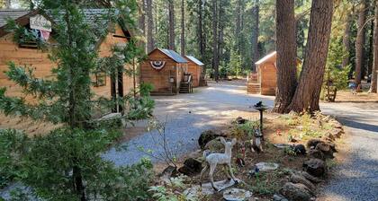 Camping Cabin C at Bigfoot Lodging Mt. Lassen