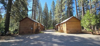 Camping Cabin C Near Lassen NP With Shared Bathrooms/Showers