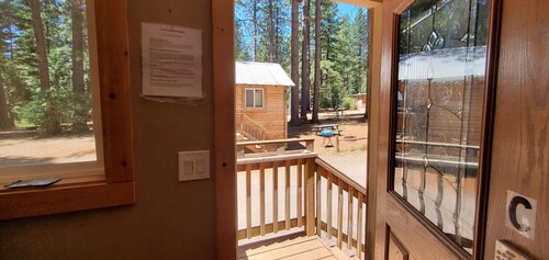 Camping Cabin C at Bigfoot Lodging Mt. Lassen