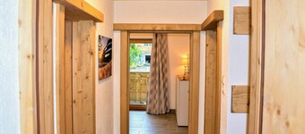 Beautiful  villa for 4 people with WIFI, TV, balcony and parking