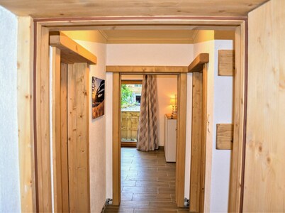 Beautiful  villa for 4 people with WIFI, TV, balcony and parking