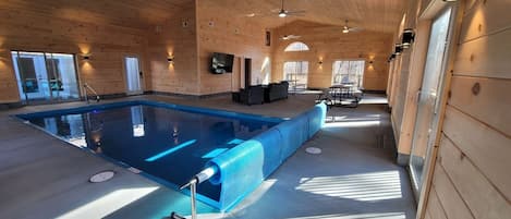 Innenpool, beheizter Pool