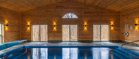 Indendørs pool, opvarmet pool