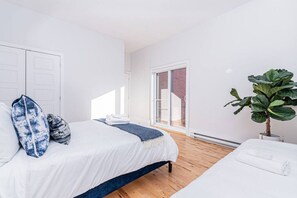2 bedrooms, desk, iron/ironing board, travel cot
