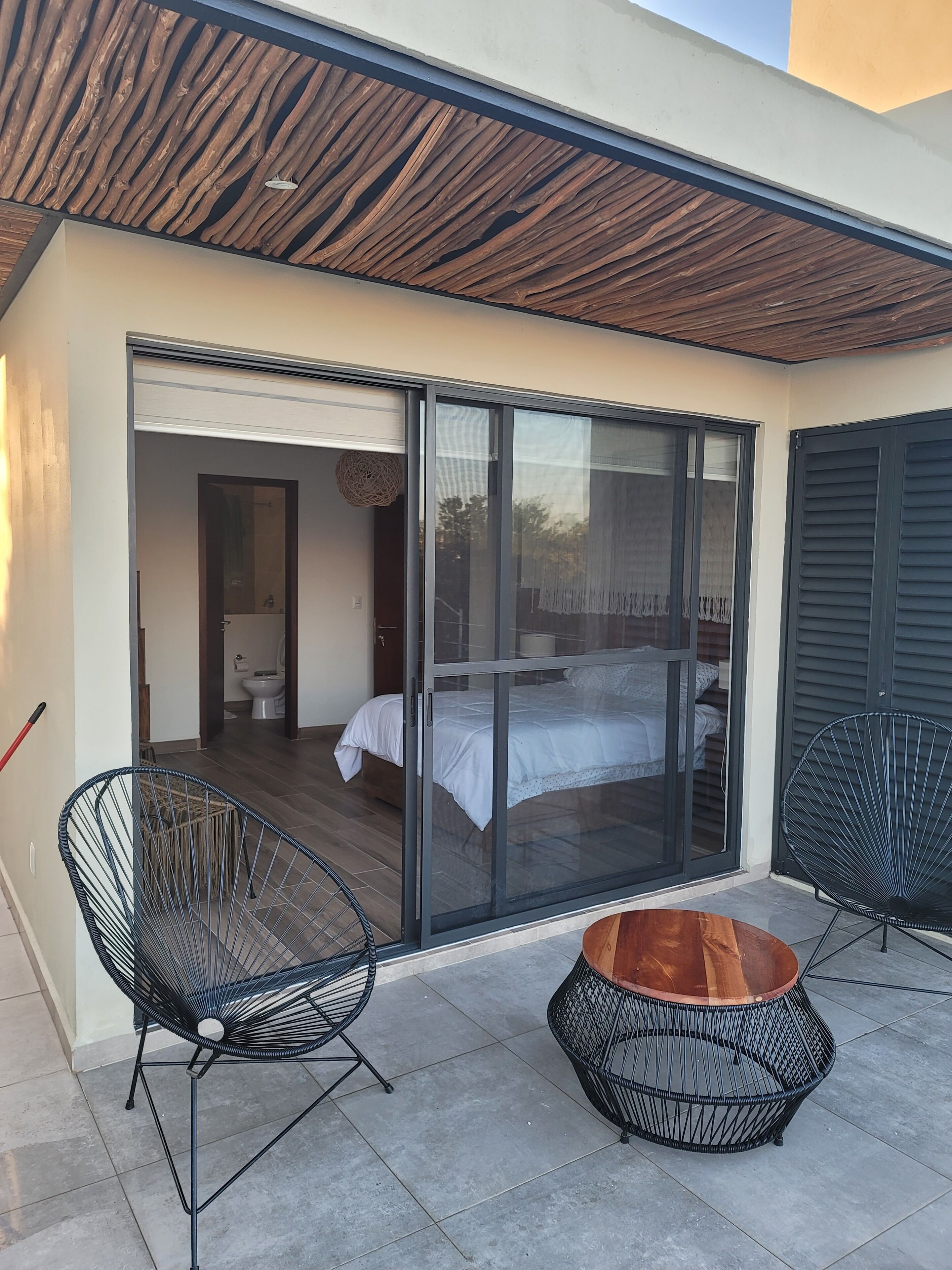 4 makuuhuonetta, ilmainen Wi-Fi, vuodevaatteet