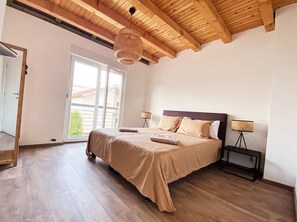 3 soverom, strykejern/-brett, wi-fi og sengetøy