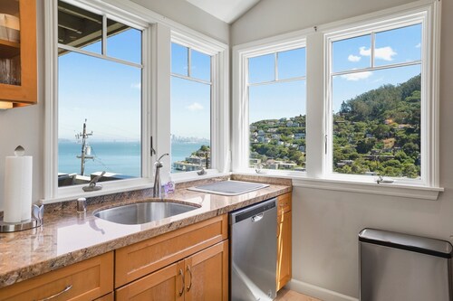 Fantastic San Francisco City Views, Upper Unit