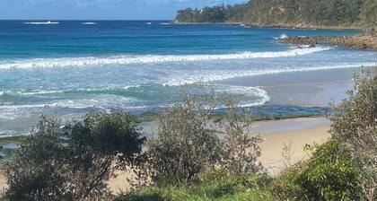 Modern Self Contained Studio at Narrawallee Beach