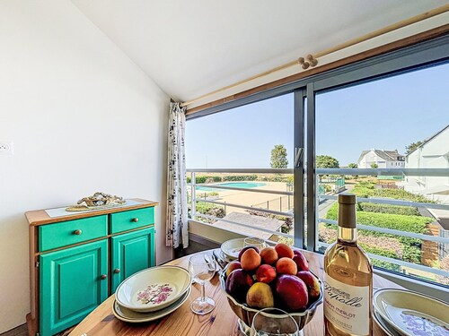 Belle vue Mer et Piscine by Interhome