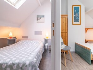 1 bedroom, iron/ironing board, internet