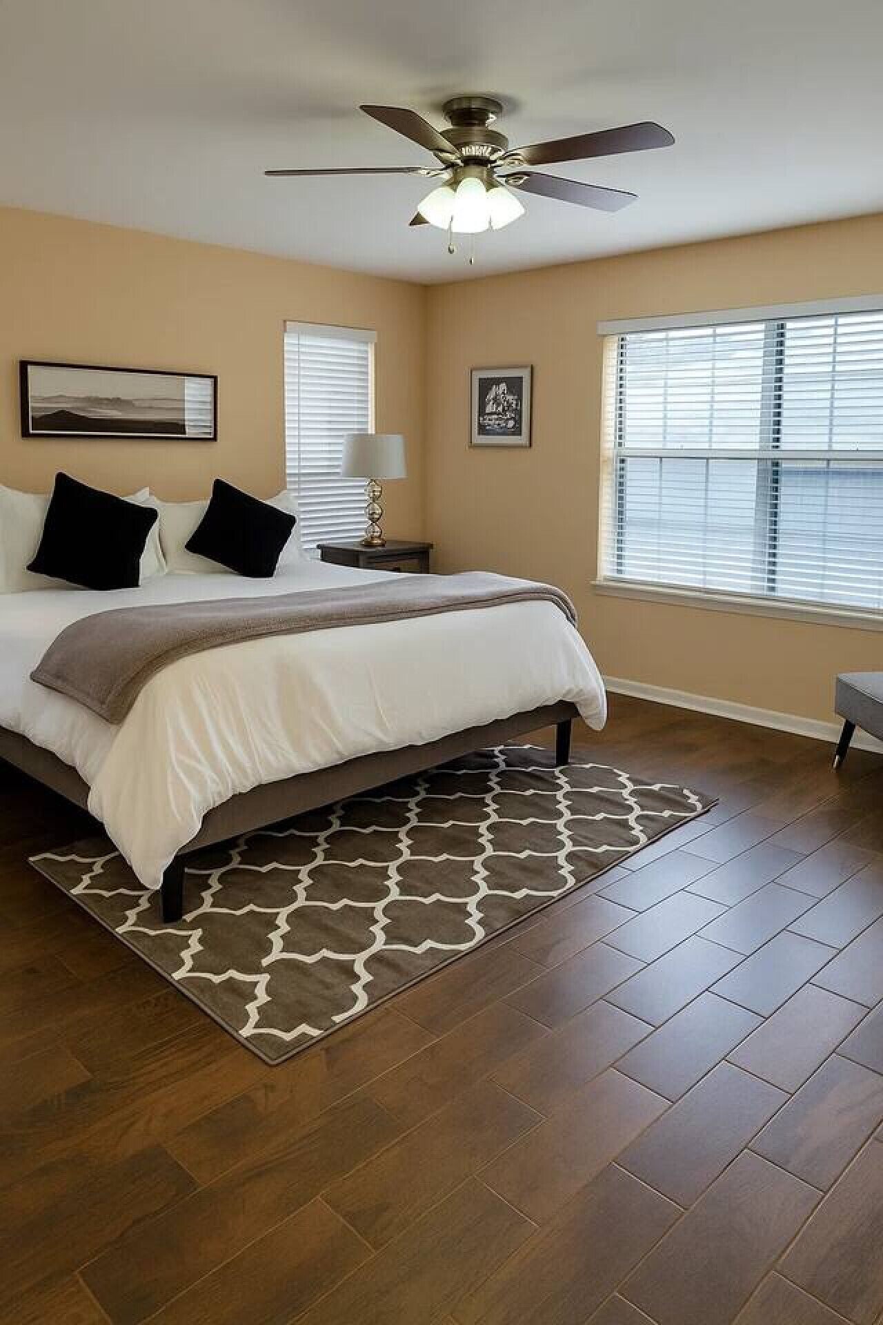 3 bedrooms, desk, iron/ironing board, free WiFi