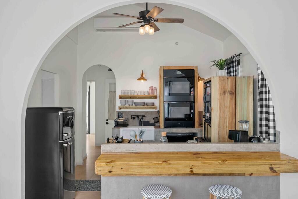 Refrigerador, microondas, horno, placa de cocina