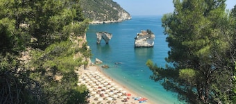 "saracena" Holiday Home with Private Beach and Swimming Pool