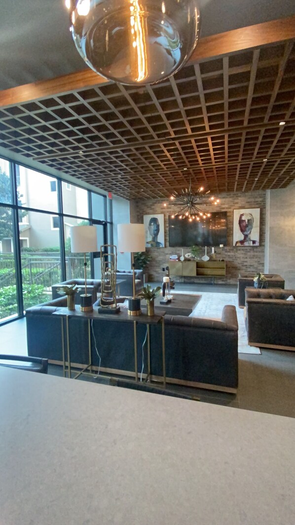 Interior - Prime Location Downtown Houston Loft - 2Bed/ 2Bath (Houston)