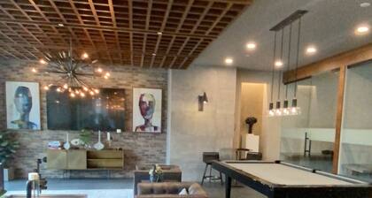 Prime Location Downtown Houston Loft - 2Bed/ 2Bath