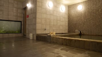 Sauna y aguas termales