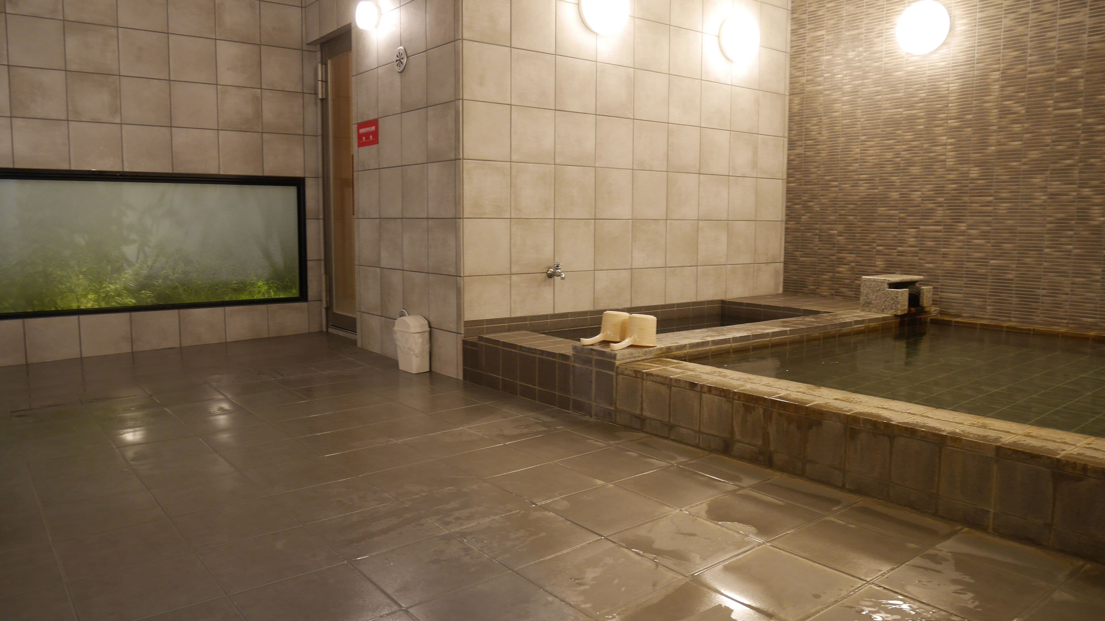 Down comforters, desk, free WiFi, bed sheets